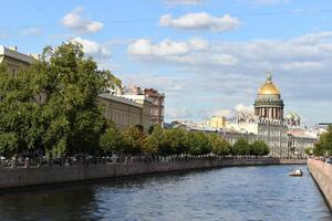 Майские праздники в Санкт-Петербурге