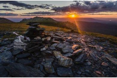 К хозяйке Медной Горы: сказы старого Урала